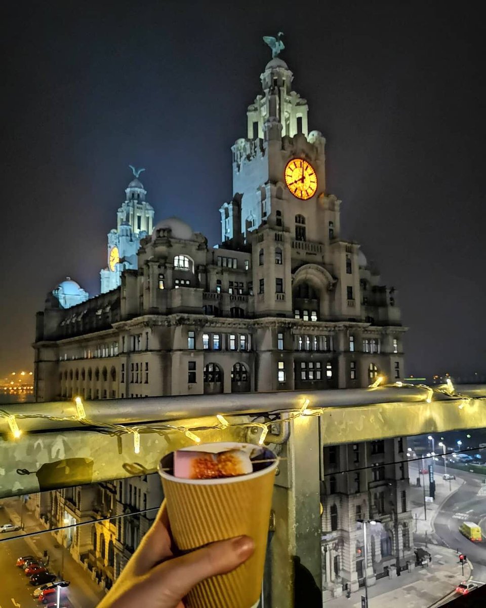 📸 | The view from <a href="/OhMeOhMy_Liv/">OhMeOhMy_Liv</a> rooftop garden 😍

Photo by Silvia Méndez