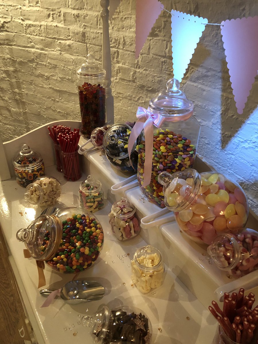 #Birthday #sweetcart today with a pink and gold theme for the birthday girls for their 25th &amp; 21st  🎂 #congratulations #sweets #party