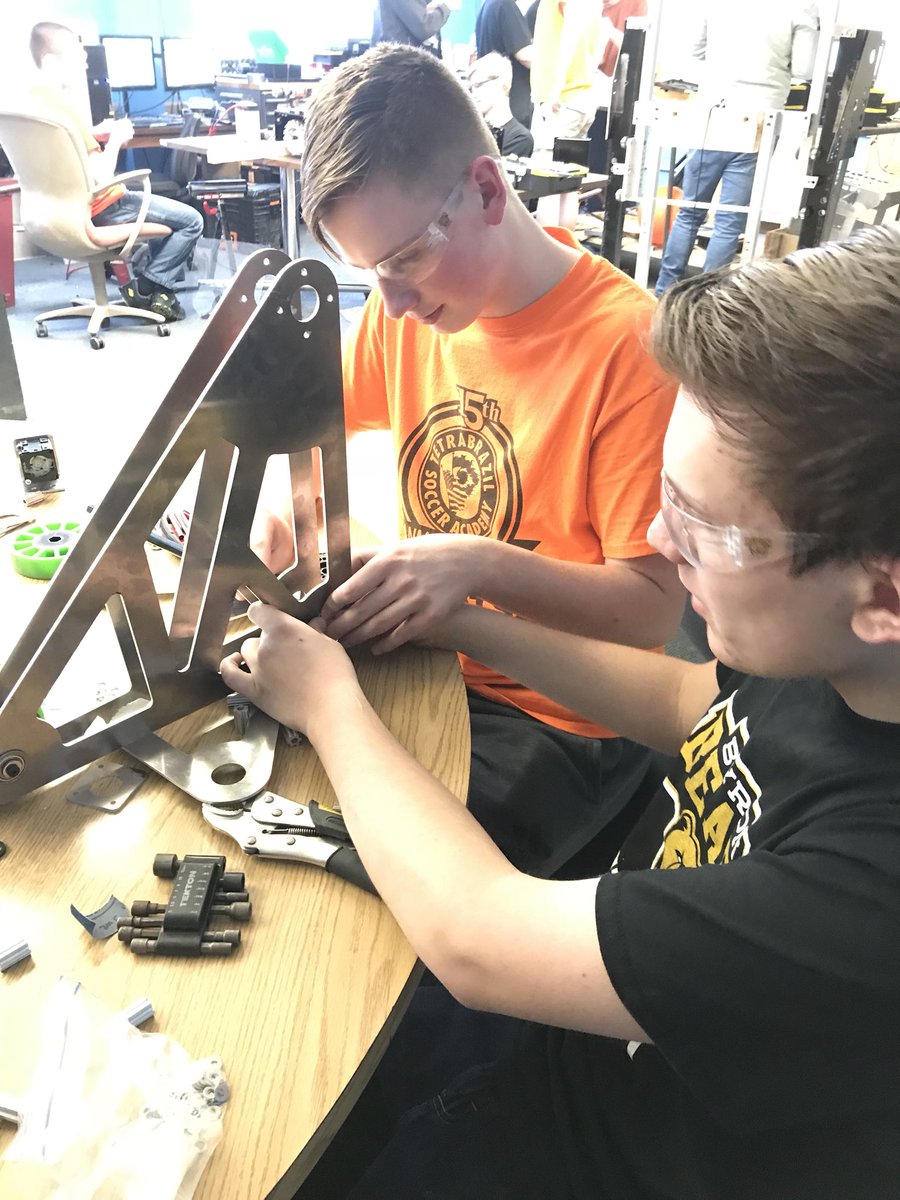 ByronRobotics's tweet photo. We are hard at work after 4 days of inclement weather! #wintervortex https://t.co/zY35aYLAvu