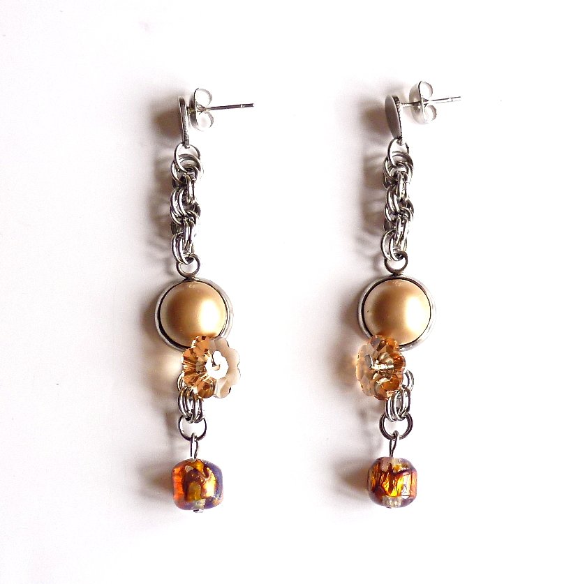 scarllara's tweet photo. Swarovski handmade earrings and necklace #earrings #necklace #frenchjewelry #recbijoux #refractionsenchaines https://t.co/E5KKYEGDHb