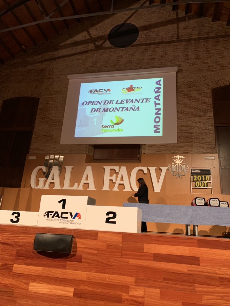 ManuelAvino's tweet photo. Feliz de acompañar hoy a mi hermano @NachoAvino en la gala de casa, que año tras año sigue creciendo. Mención especial al @CircuitValencia x ser en 2018 el 1º Centro de Tecnificación Deportiva del Motor en Europa. Enhorabuena a @GonzaloGobert y todo su equipo por hacerlo posible. https://t.co/sHza2uj3Gd