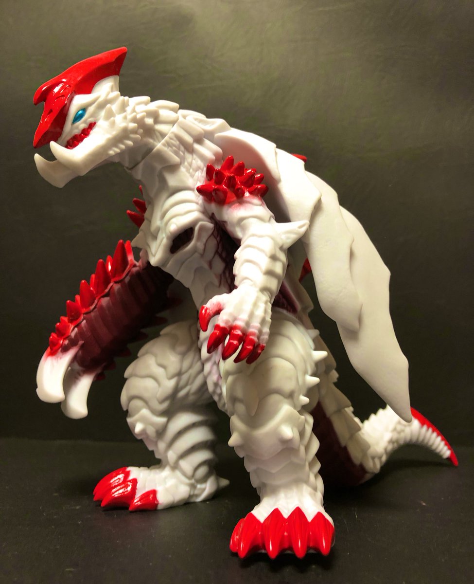 RT @mitukuri_zame: 邪願獣スネークダークネス。ウルトラ怪獣DXソフビ