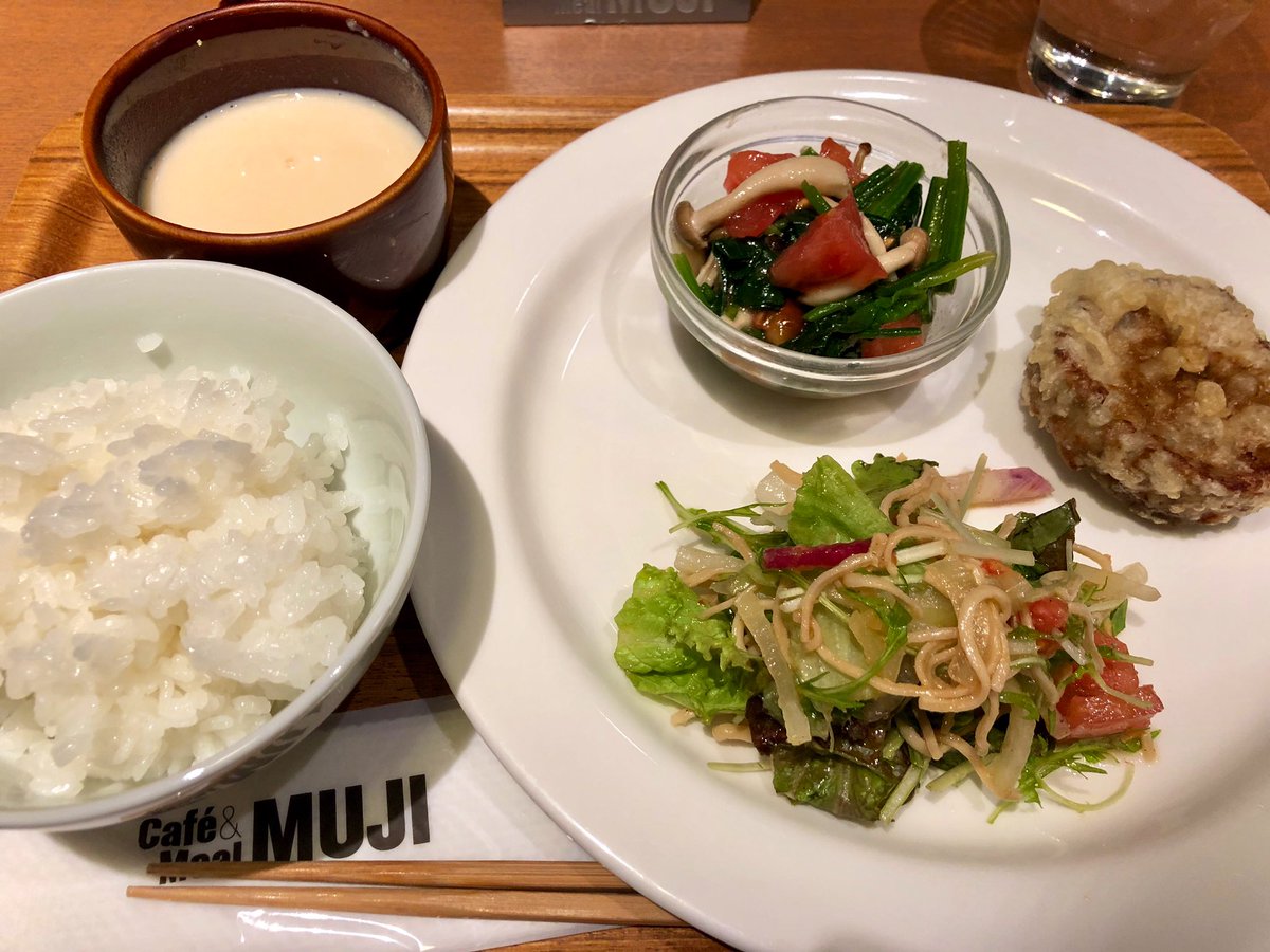 ramu04868291's tweet photo. 🍀おはようございます🍀
昨日は 上の娘とのデート日❤️
食事を楽しんだり お店巡りしたり… またまた 🎦ボヘミアンラプソディー🎦を観たり💕 そのまま 上の娘の娘の家に お泊まりさせていただきました(๑>◡<๑)
#スープストックトーキョー
#cafeDUKE
#MUJI https://t.co/s6bWOKkWU2