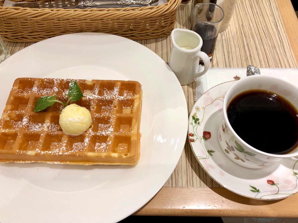 ramu04868291's tweet photo. 🍀おはようございます🍀
昨日は 上の娘とのデート日❤️
食事を楽しんだり お店巡りしたり… またまた 🎦ボヘミアンラプソディー🎦を観たり💕 そのまま 上の娘の娘の家に お泊まりさせていただきました(๑>◡<๑)
#スープストックトーキョー
#cafeDUKE
#MUJI https://t.co/s6bWOKkWU2