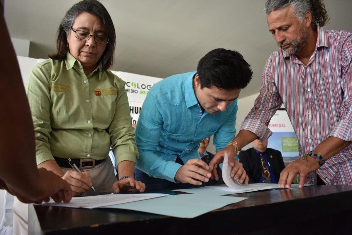 comitan1821's tweet photo. En el marco del Día Mundial de los Humedales, el presidente municipal @EmmanuelCorSa y la SEMAHN firmaron una carta intención para la creación del Geoparque de la Meseta Comiteca Tojolabal. 

#ComitánEresTú 

https://t.co/sKtgfVzGOU https://t.co/hDqjd37M5R