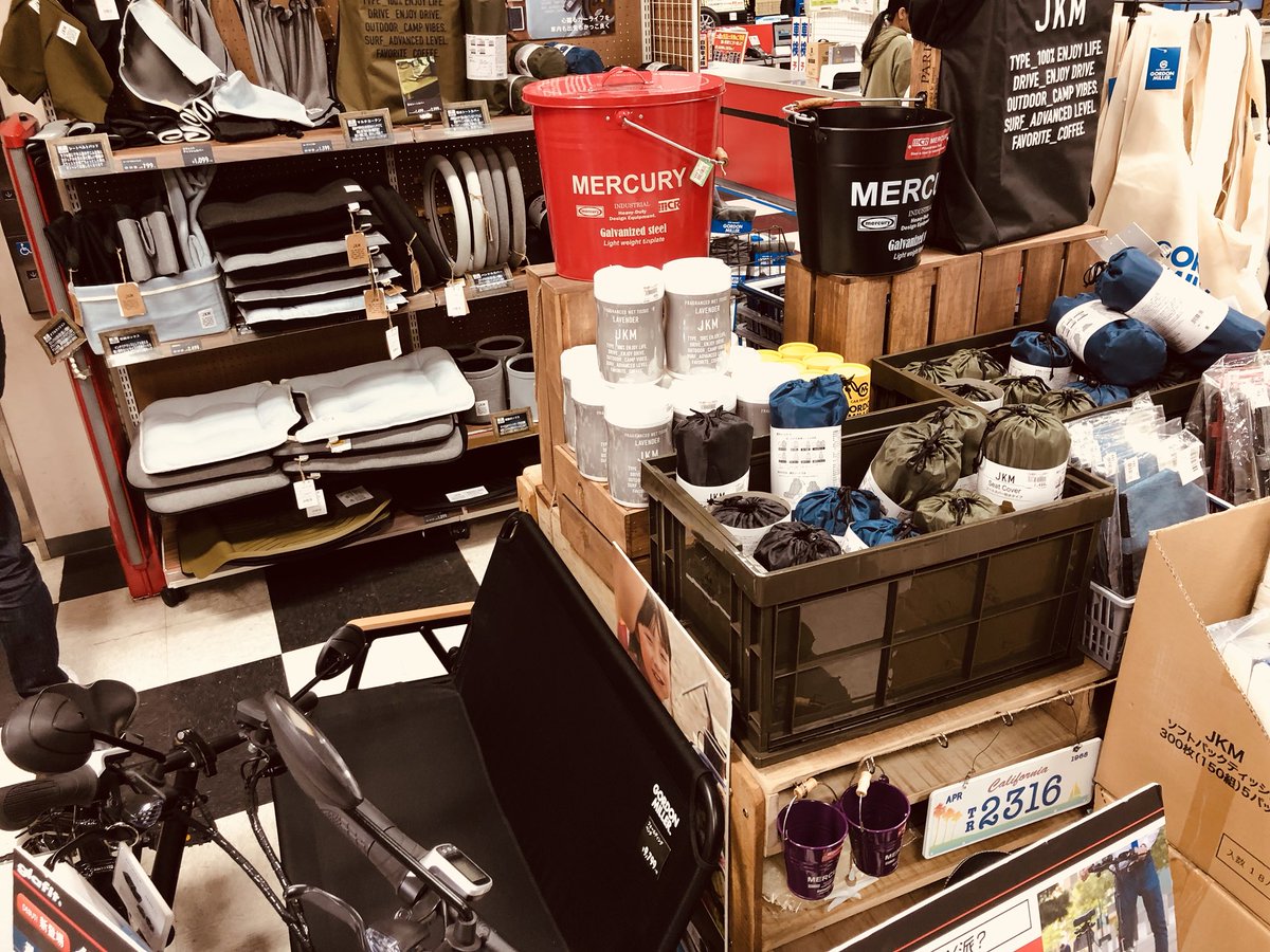 キャン茶 Camcha Twitterren 今日は久しぶりにキャンプや沼巡りではなくスーパーオートバックスにプリウスのオイル交換に来ました Mercury 鹿ベンチ コールマン トランクカーゴ 完全に沼ですわ