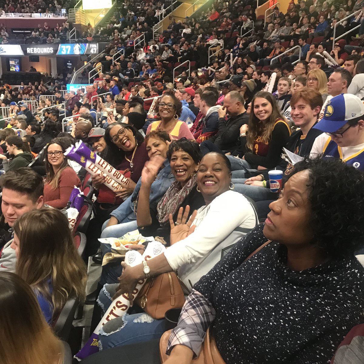 ec_rise's tweet photo. Working hard and playing hard! We had so much fun tonight at the #cavs game! π Thank you to the 200 volunteers who came out. Stay tuned for what we have coming soon! πͺπΎ #ecrise https://t.co/KshkLnnoiI