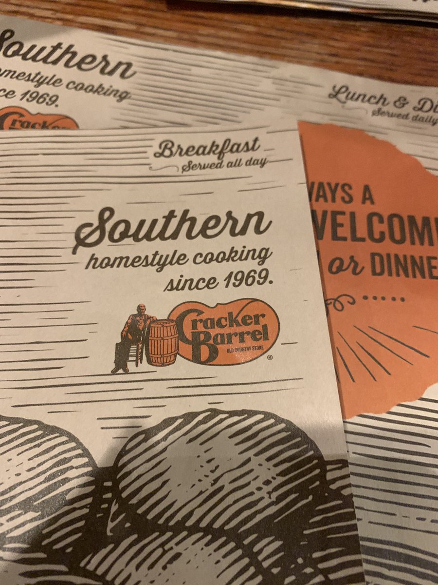 chibiuniverse_'s tweet photo. Eating at Cracker Barrel tonight ☝🏻🤘🏻 here in South Carolina https://t.co/8DZx6zmGIl