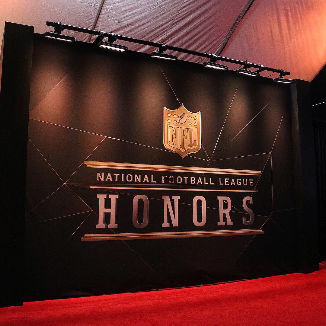 the1DanKing's tweet photo. Red carpet events for the biggest weekend in sports - showcasing the best ever!  Paramount &amp; Co is proud to be a part of the NFL HONORS décor program.  Paramount has been working to bring event décor and activations to the city of Atlanta for Super Bowl LIII. #nflhonors #nfl https://t.co/9QsSf2aKy8