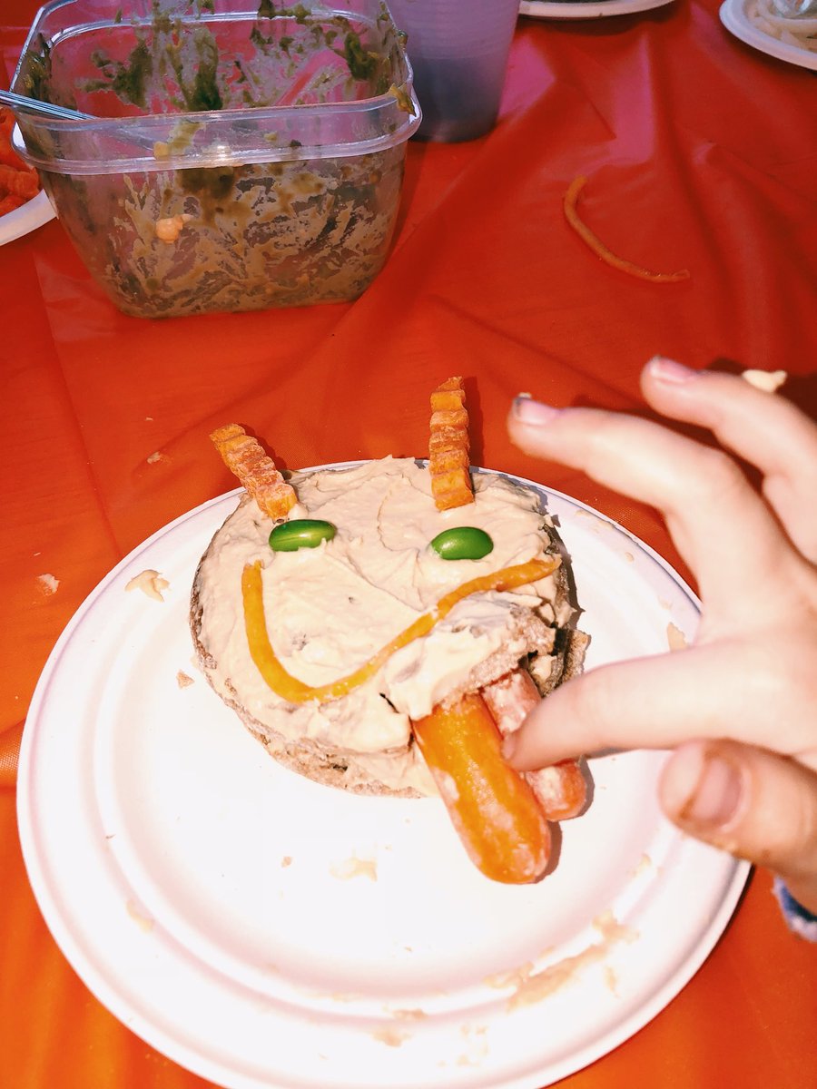 DassKelsey's tweet photo. During our Saturday morning our second session made healthy sandwiches! Check out the veggie creativity @CreativityCLB 🥕🥑🥒 https://t.co/9kOtSbM3xG