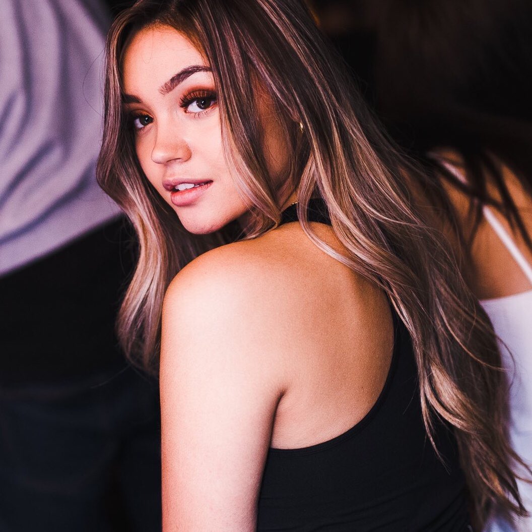 ROOFTOP POOL PARTY tonight at Lavelle! Everyone FREE cover on guest list. VIP Tables: 416-557-3032 torontonightlife.com/events/rooftop #torontoweather #Toronto