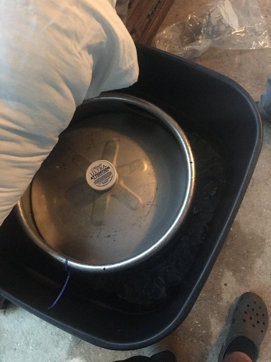 BrentBaumgartn3's tweet image. Keg party at my house tonight for my birthday. Shits going down!! #floatit