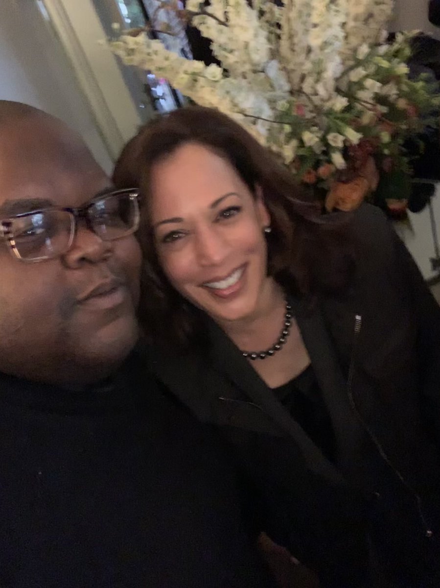 SibleyWorld's tweet photo. โWe are fighting for the best of who we are.โ - @kamalaharris! Private reception with Senator Harris at the home David Cooley. Thank you @DavidCooleyLA for hosting! #kamalaharris #sibleyworldpr #davidcooley #kamalaharris2020 #kamalaharrisforthepeople #nextpresident #lgbtq๐ https://t.co/pdHHc71hwb