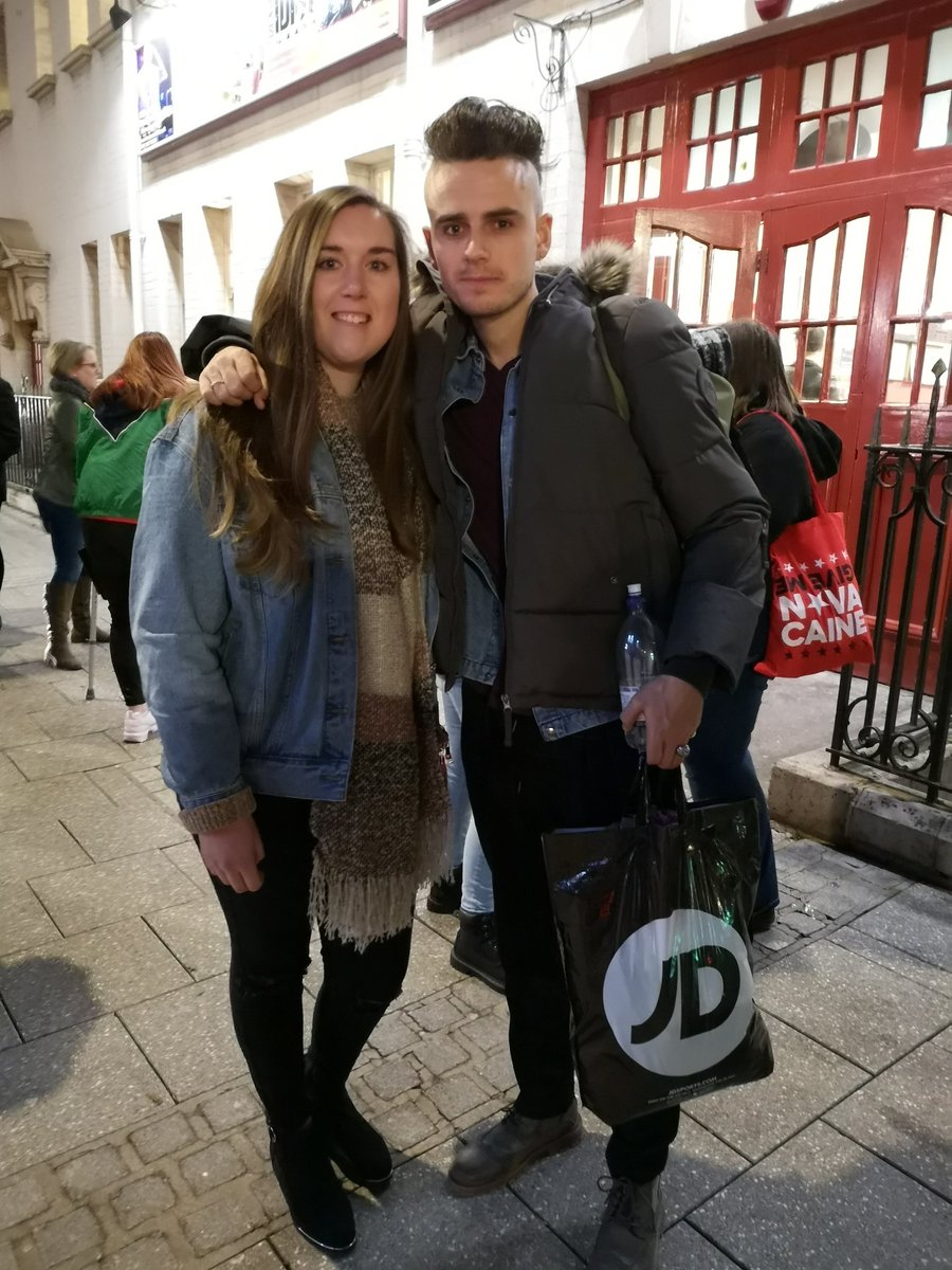 BeddersJunior's tweet photo. @tomkmilner you were absolutely incredible tonight 🤩 Boulevard of Broken Dreams &amp; Wake Me Up When September Ends were outstanding👏🏻 thanks for stopping too! 😊 https://t.co/GuSaBQtmA9