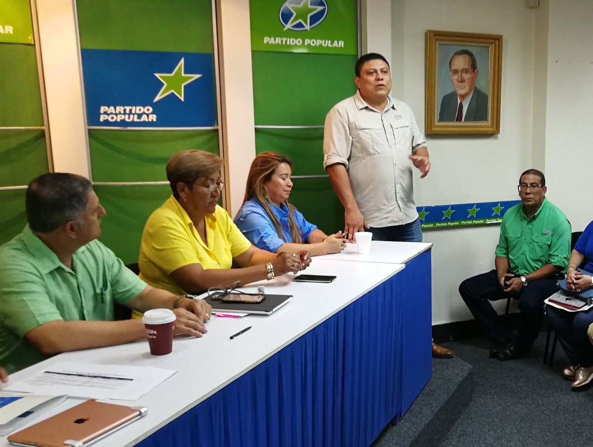 ErickArraijan13's tweet photo. Mily Palma y Erick Villarreal para devolverle la esperanza al pueblo de Arraiján. #HayEsperanzaArraiján Alianza contra la corrupción!  #Arraiján #Burunga #CerroSilvestre #Veracruz #VistaAlegre #JuanDemóstenesArosemena #SantaClara #PorArraiján #NuevoEmperador #Panamá #PanamáOeste https://t.co/MItPUNlnYp