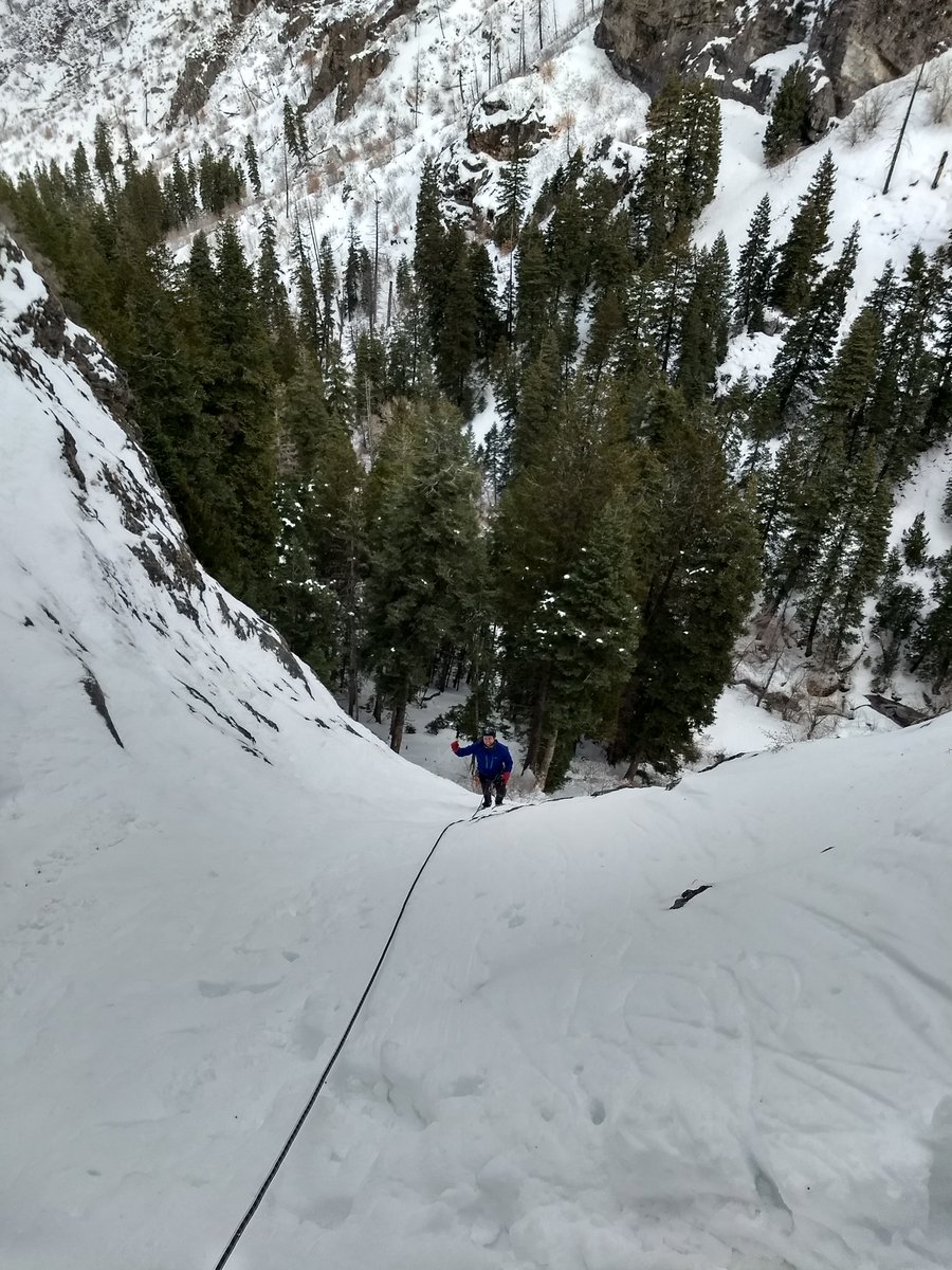 Ice climbers get out of Santaquin Canyon unharmed after series of avalanches hit them <a href="/fox13/">FOX 13 News Utah</a> #utah