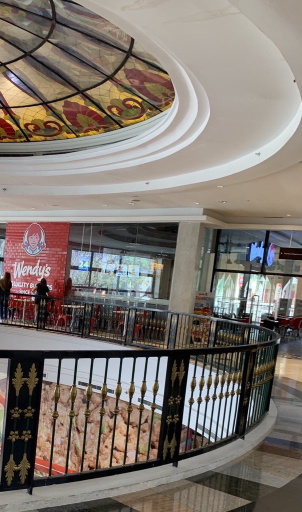iAseron's tweet photo. Apparently @wendys is dying in the Philippines. 🤔 https://t.co/Q5z25cLy4P