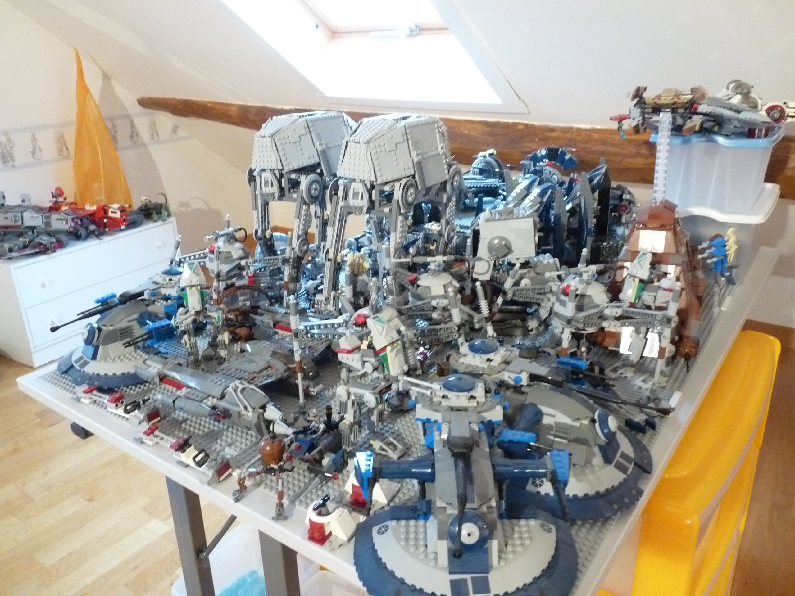 republicattak on Twitter: "Today I found those pictures my #LEGO collection back in 2011. the feelings! #LEGOStarWars #StarWars https://t.co/Qy5R98RbgN" Twitter