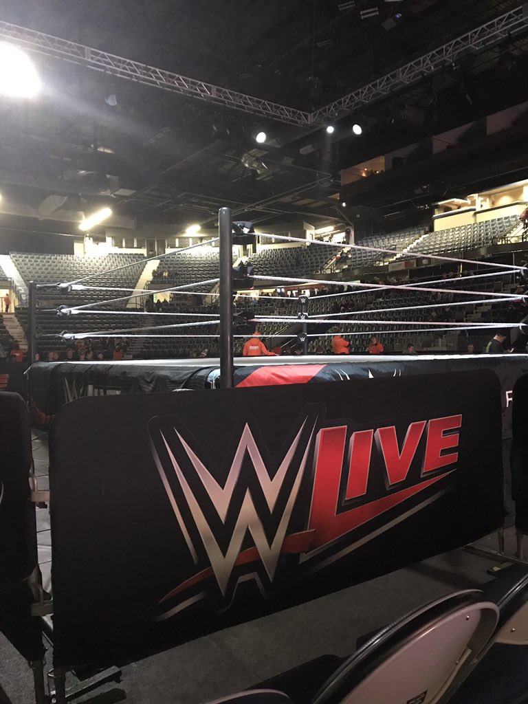 evanid182's tweet photo. I’ll be right here @BraunStrowman https://t.co/56BEQk5lZV