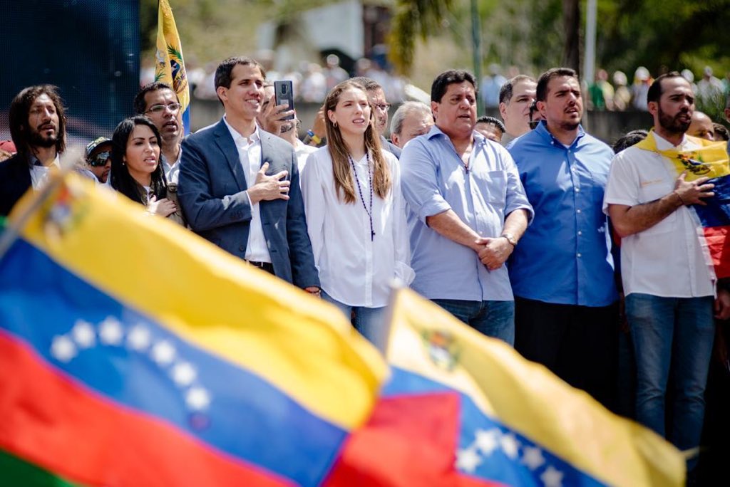 jguaido's tweet photo. Tengamos la certeza de que  TODOS estamos jugando un rol importante en la transición y de que #ElMundoEstaConVzla.

#VamosBien https://t.co/cgsWFN243c