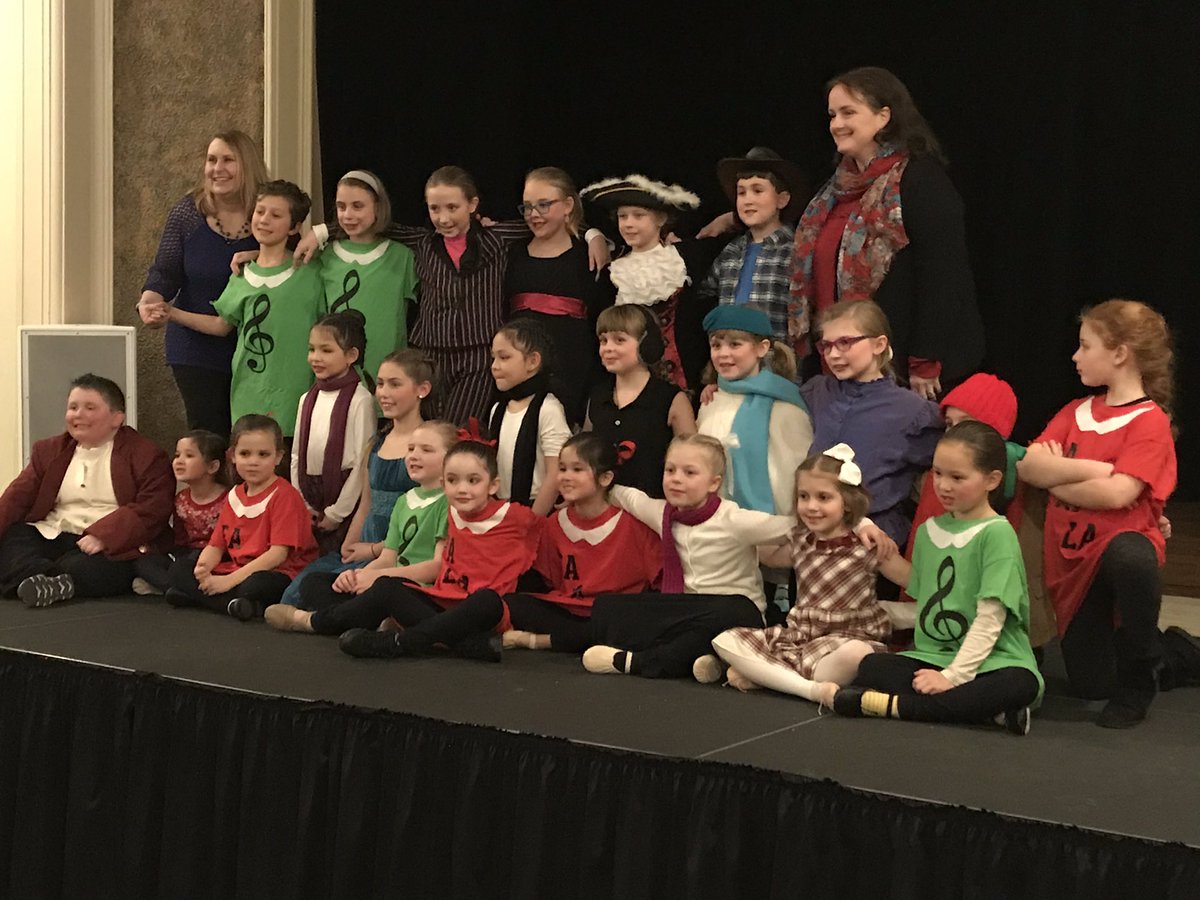 PrinJopal's tweet image. Great performance of Fa La La Land! @appletreearts @GraftonPatch