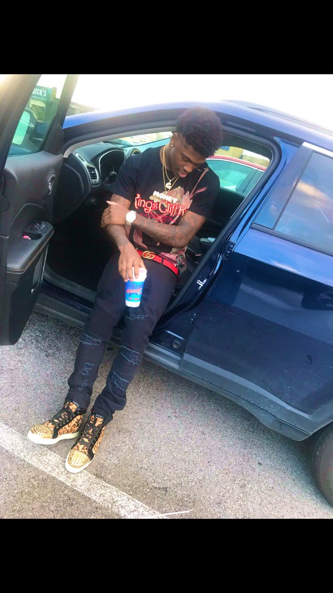 OTM_Money4's tweet photo. Heard you had to get it on yo own...You just like me! Heard you had to get it out the mud...You just like me! How we gne hate and we just alike๐คท๐ฝโโ๏ธ #YoungPlaya ๐
ฟ๏ธ #GDayVibes ๐ฅณ๐คฉ https://t.co/NEsfMgysv4