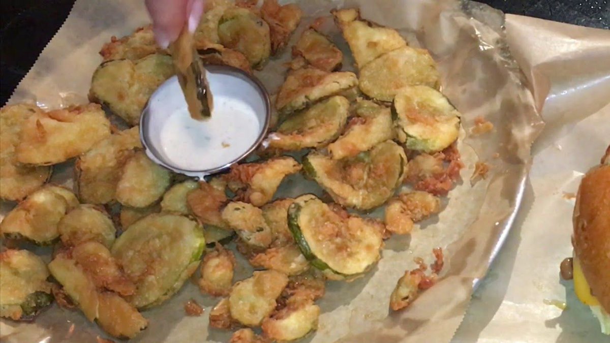ucfoodietv's tweet photo. We love the Raleigh Food Scene. Affordable. Easy to get around. Jetset in the New South without being a billionaire. Here's how. https://t.co/PQCgeX3XtJ #RaleighNC #AshleyChristensen #food #Pooles #wafflesandChicken #DeathandTaxes #FoxBar https://t.co/PNyp6IQlj3