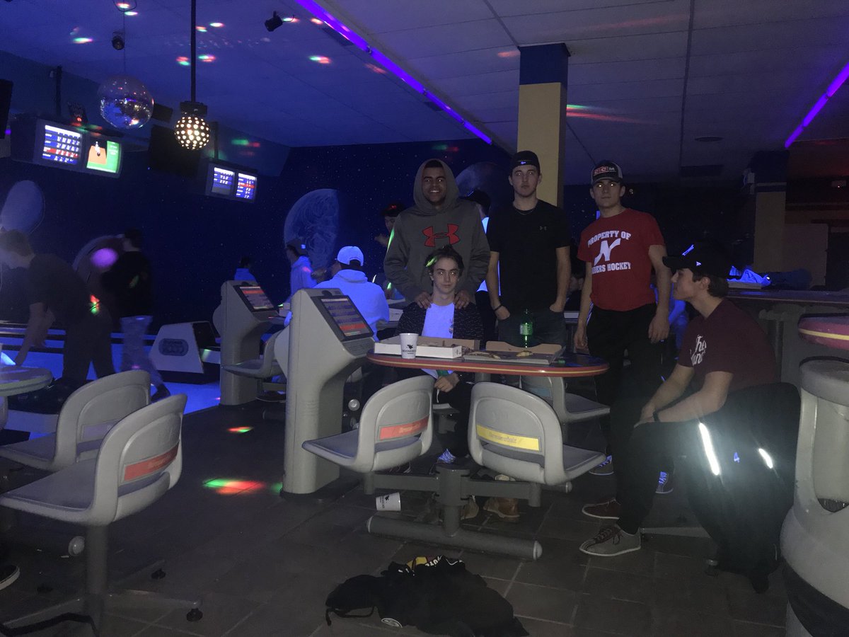 RaidersJrPrep's tweet photo. A great night of bonding with both @Nepeanraiders and @RaidersU18AAA the present and future getting together on a snowy night #RN https://t.co/Rs10F9QA7O