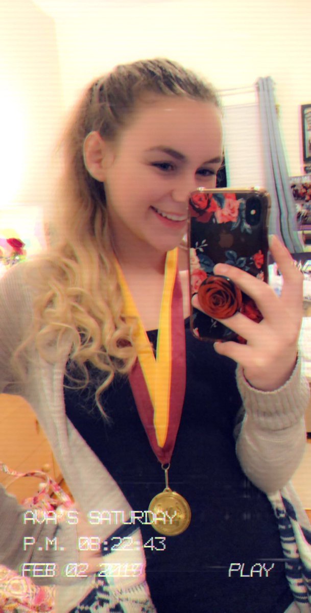 AVERRRR_'s tweet photo. anyone else feel like a WINNER TONIGHT?? #OutStandingPerformer #CMSCF2019 https://t.co/Q1ha3FD1BP