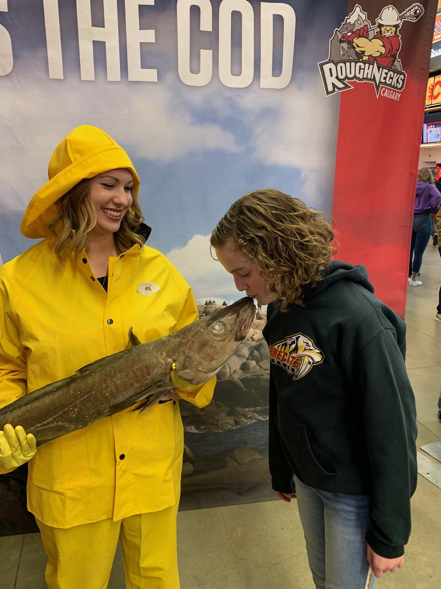 theturx's tweet photo. Emma is enjoying the East Coast Party at the Roughnecks game #comefortheparty https://t.co/xa9cVGqnS1