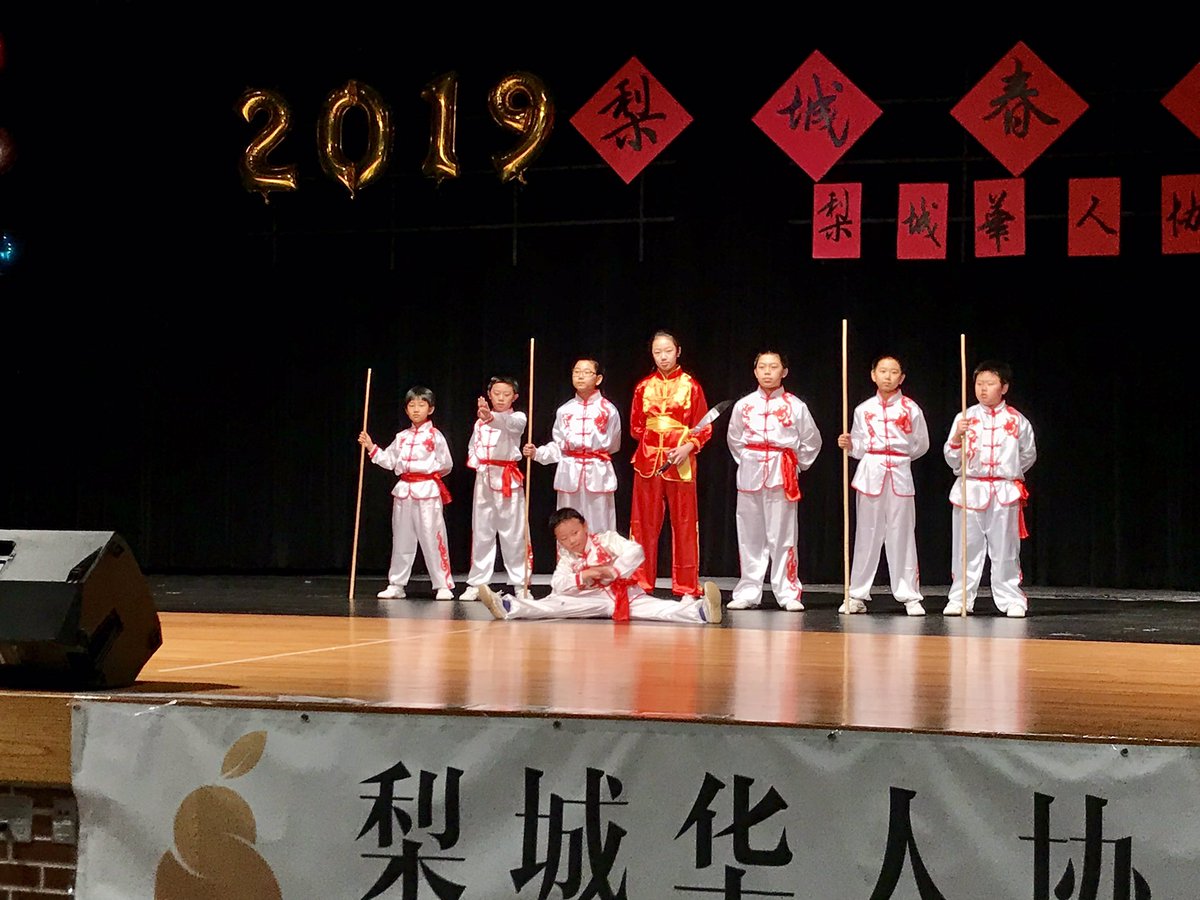 combs281's tweet image. It was an honor to attend this evening’s Pearland Chinese Association ‘Lunar New Year Festival’ along with @AlvinISD Board President Nicole Tonini and Vice President Earl Humbird. It was impressive to see our students showcase their amazing talents!