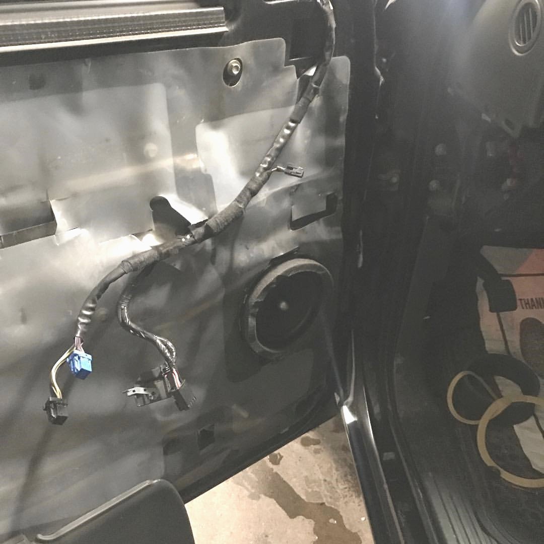 carstereopa's tweet photo. Stereo upgrades @platinum_motorwerks. New front speakers and amp. We can upgrade your vehicle speakers @platinummotorwerks. Make your appointment today. #platinummotorwerks #focal #focalauditor #soundigital #fastrings #tesatape #chevysilverado #chevy #pittsburgh #pittsburghpa https://t.co/HZA88wf87M