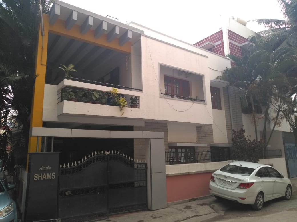 99BLR's tweet photo. Welcome to MyBangalore Property Services!
Featured Beguiling 4 BHK Independent House For Sale :
House Sale Lingarajapuram near Oil Mill rd 4 BHK 30x60 Duplex Independent House North East Bangalore
Listing Detail Link: https://t.co/6cIVj53G46 https://t.co/dgvVleRpU3
