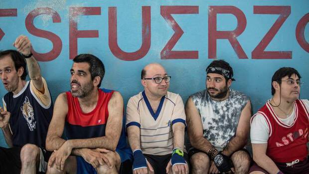 TodoEsCine's tweet photo. Aquí el listado de los ganadores #goya33 #losgoyas https://t.co/Wbe04JR5jM https://t.co/eRaxqePLbb