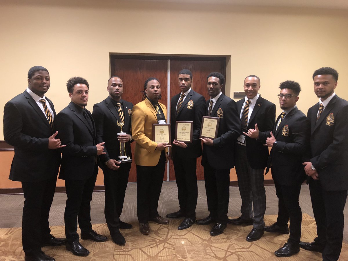 KK_Alphas's tweet image. Brothers Competing at the 38th annual Arkansas District Convention in Arkadelphia. 🤙🏽
—————————————————
🏆Chapter of the year 
🏆Scholars bowl champions 
🏆1st place Stroll competition 
🏆Charles H Wesley award