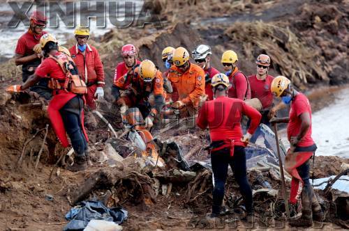 XHNews's tweet photo. Death toll rises to 121 in Brazil dam collapse https://t.co/SCX8vRoFeT https://t.co/VMecz18zoK