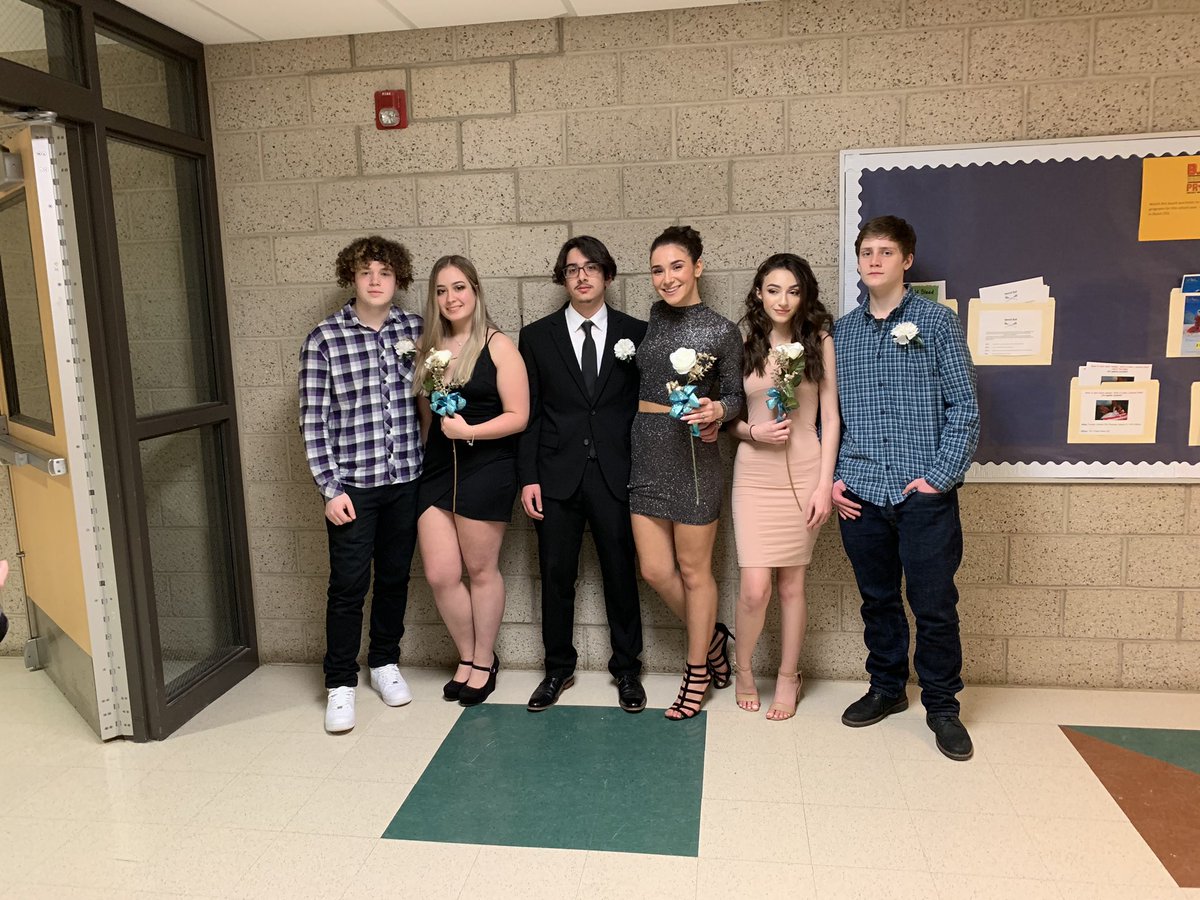 SHSStudentForum's tweet photo. The Homecoming Weekend Court! https://t.co/GwvJRDDs0N