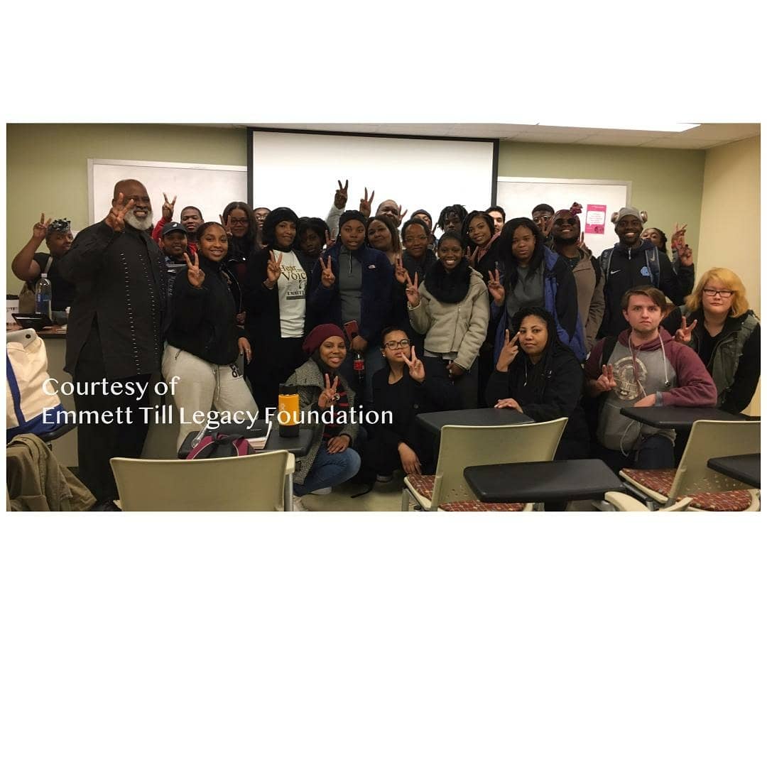 EmmettTill's tweet photo. Honored that our co- founder & cousin of #EmmettTill @DeborahWattz engaged w/these #woke students of Prof @BabaAk's #AfricanAmericanstudies class at @GeorgiaStateU #GSU #neveragainpledge, Q&A re: life, death, legacy & #JusticeforEmmettTill & #MamieTillMobley #BlackHistory365 https://t.co/MBDg3Yx0lY