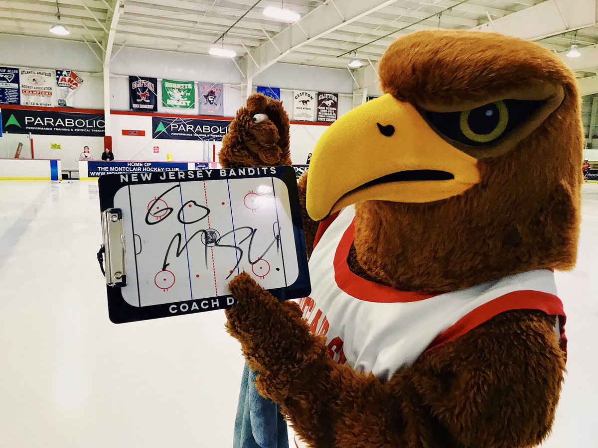 RockyRedHawk's tweet photo. First MSU Hockey Game! @MSUWIH https://t.co/AON3zV66cO