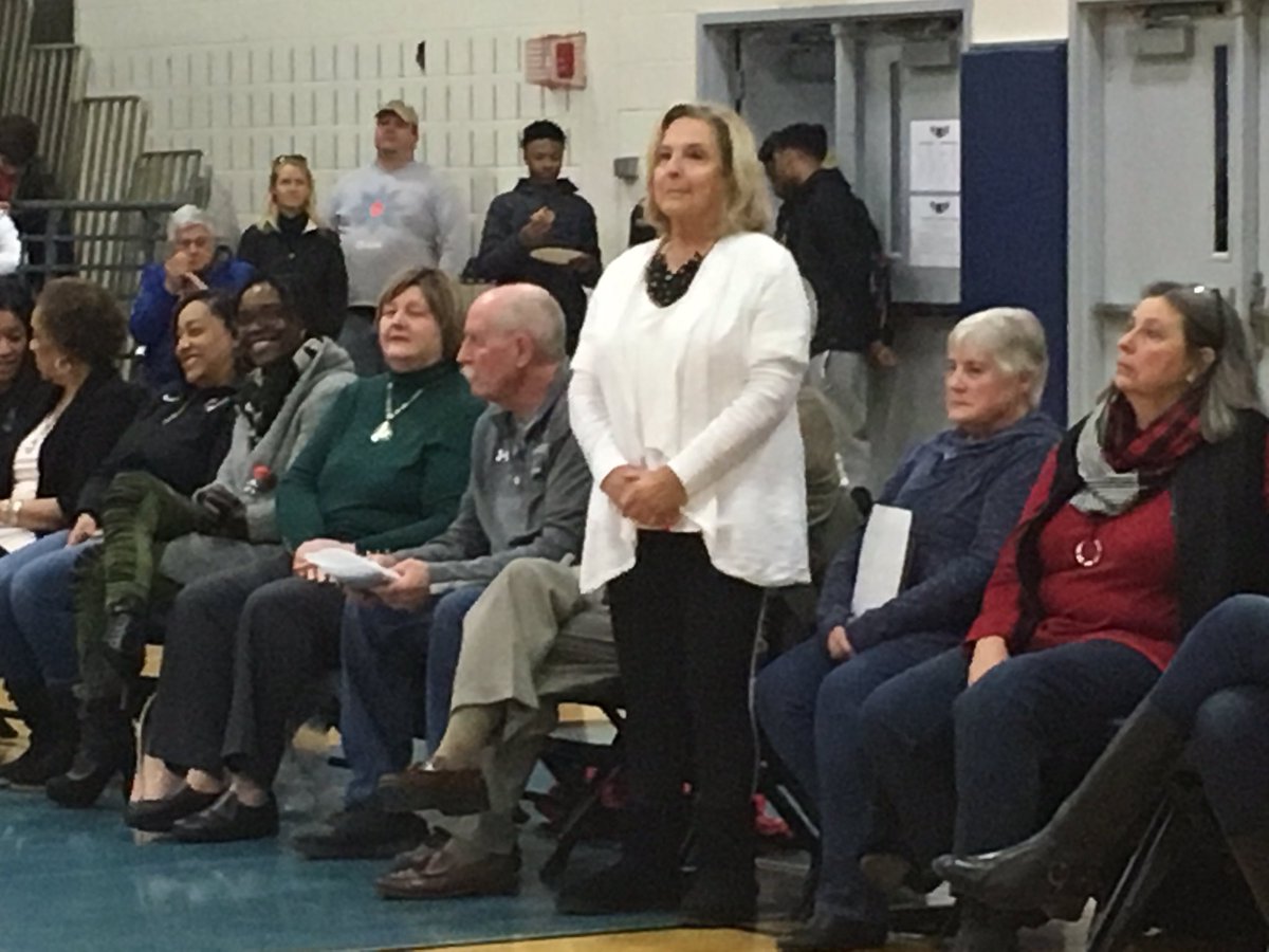 hcpss_smil's tweet photo. Congrats to members of the #HoCo Women’s Athletics Hall of Fame who were also honored this evening! Great event! https://t.co/m0rfnsV6XN