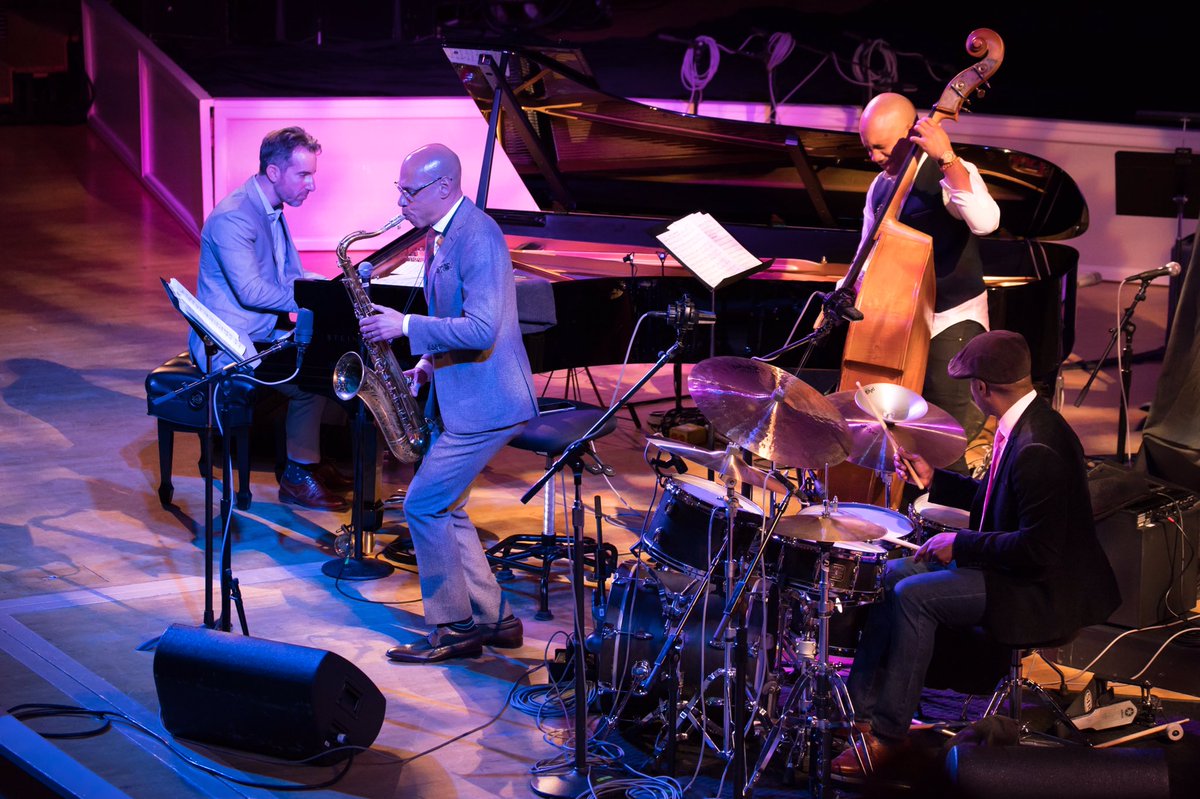 chicagosymphony's tweet image. The @Joshua_Redman Quartet and the @Anat_Cohen Tentet appear on a double bill in the 25th season of the Symphony Center Presents Jazz series. The concert featured a new work co-commissioned by Symphony Center and @carnegiehall titled Triple Helix by @odedlevari.

📸: @ryanpix