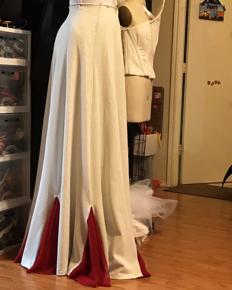geekanista5's tweet photo. Here is a another shot of my side skirt. Keep in mind will have petticoat and bustle pillow. #starwars #thelastjedi #crystalfox #vulptex #sewing #cosplay #workinprogress #nerddesign #geekdesign #nerdfashion #geekfashion #sewingproject #crait #starwarscelebration2019 #swcc https://t.co/wC5UXECzWe