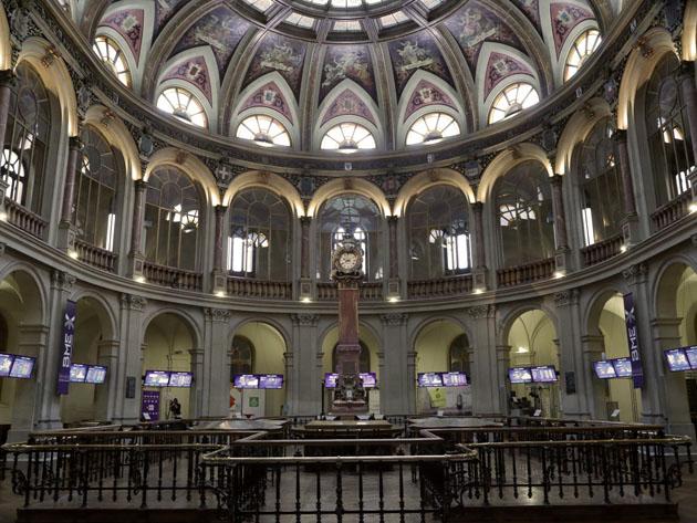 Si ahora tuviera 50.000 euros disponibles, ¿dónde los invertiría? O, mejor, ¿dónde sería conveniente invertirlos? Carlos Farrás, de DPM Finanzas, explica que, antes de nada, hay que analizar la situación global de los mercados y da algunas claves. finanzas.com/noticias/merca…