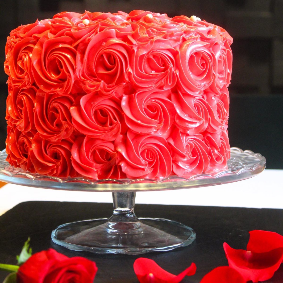 WestinDoha's tweet photo. Experience Chef Anthonyโs specially designed Rose Cakes at Luxe Lounge during the month of February!
#rosecakes #luxelounge #westindoha https://t.co/3kslBywzbC