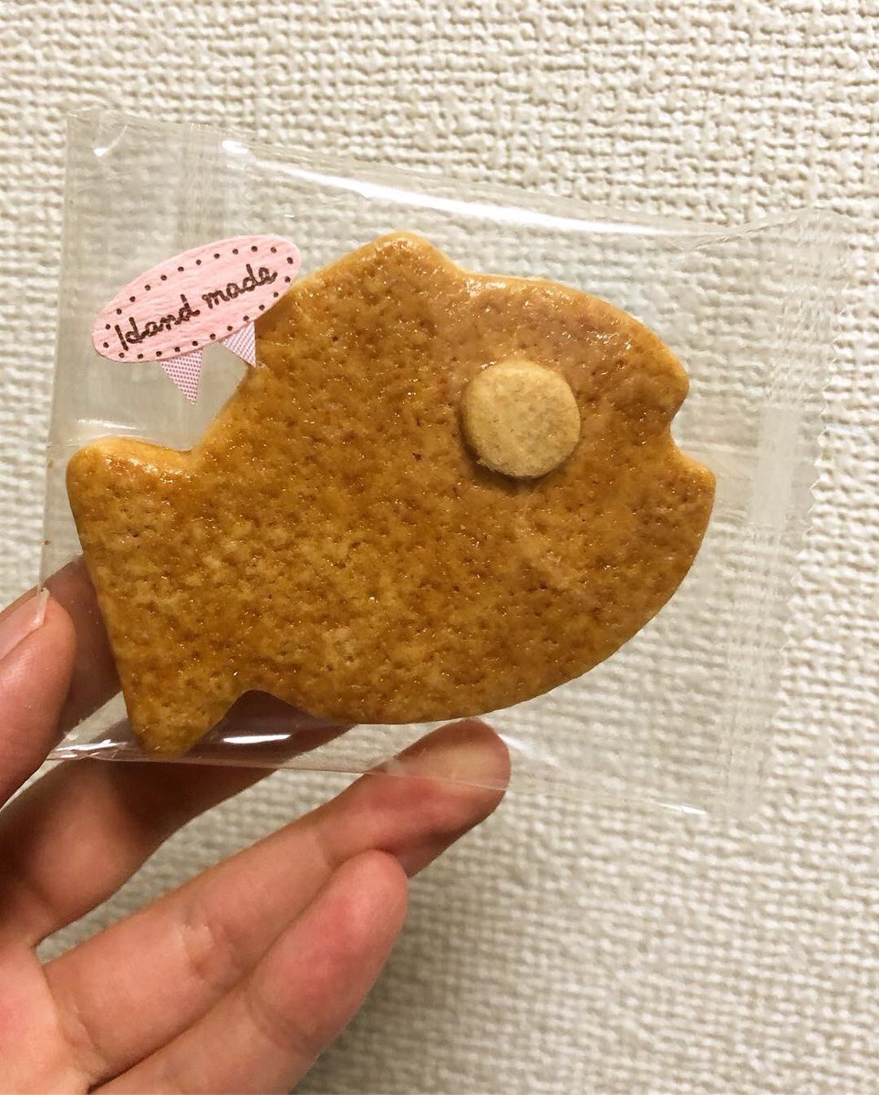 大坪あきほ Akiho Otsubo On Twitter 猫の恩返しに出てくるおさかなクッキーのお 店のモデルになっている新高円寺駅近くのケーキ屋さん Mynt に行っておさかなクッキーを買いました 著作権の関係でsnsにおさかなクッキー の箱を載せれないらしいので外観とクッキー
