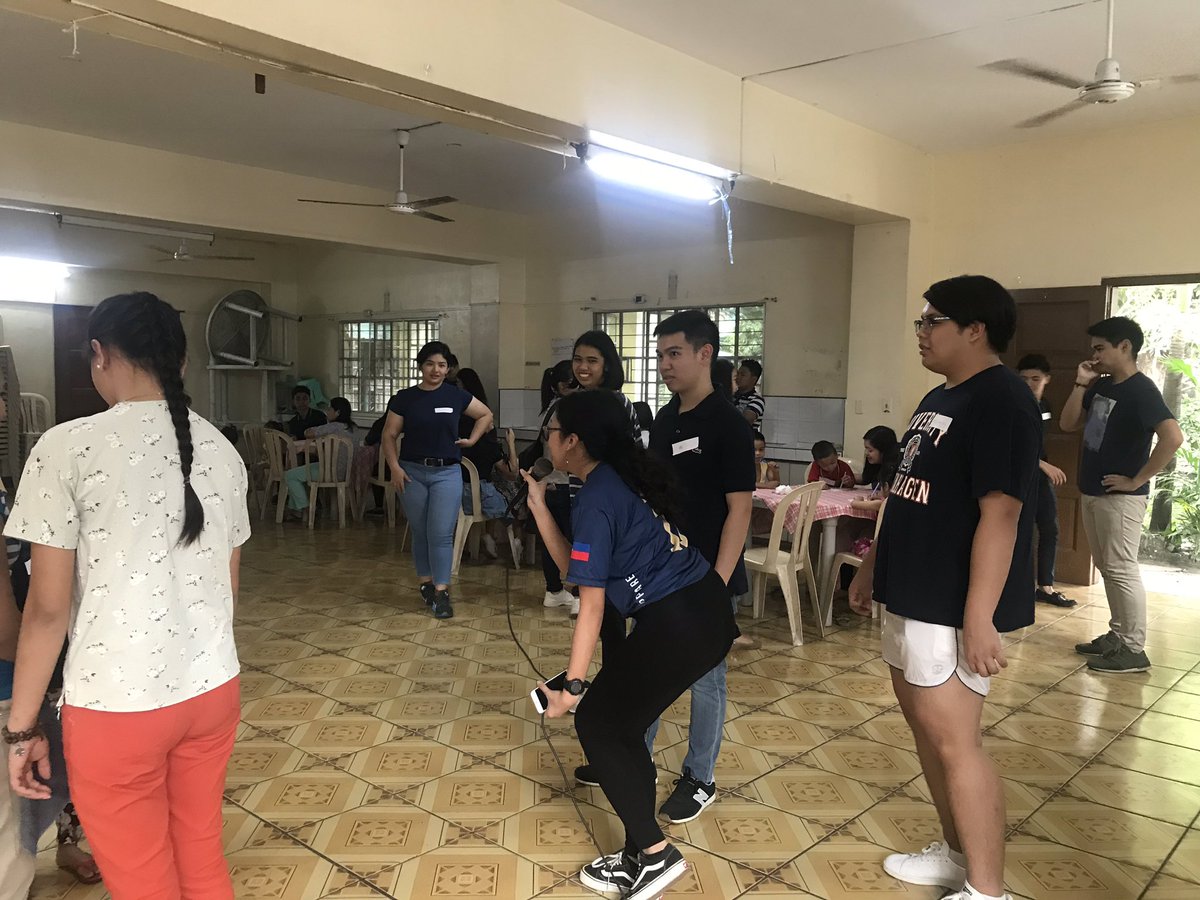 LakasdiwaAMV's tweet photo. For our first game today, we’re playing the boat is sinking! 💙
#LDGivesback
#UphoLDtheLegacy
#AMVCOMELEC1819 https://t.co/bJcWfA1tq6