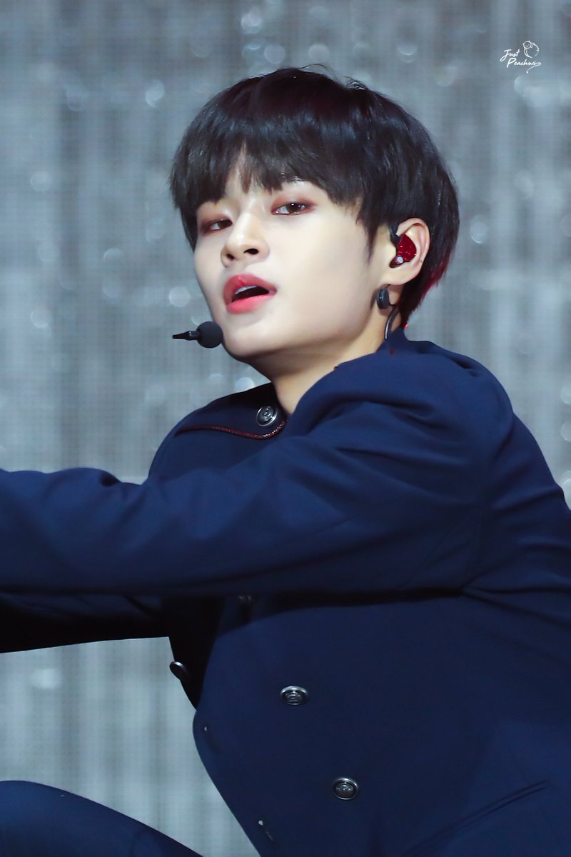 JustPeachwi's tweet photo. 181128 AAA
새해 복 많이 받으세용!
#이대휘 #대휘 #DAEHWI #워너원 https://t.co/TE91cH9RXU