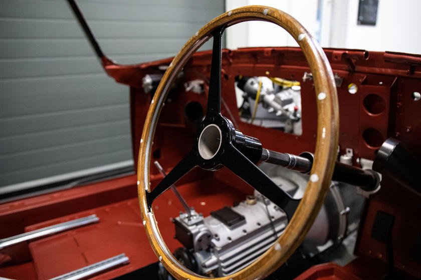 PSK_PH's tweet photo. It's the only convertible made with the DB4 GT engine.

https://t.co/pacRA6YEXr

#ASTONMARTIN #CLASSICCARS #RESTORATION https://t.co/UfVMSArIsN
