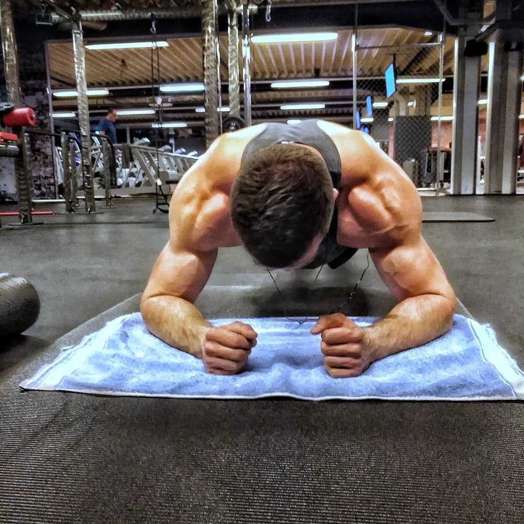 flawlessplank's tweet photo. credit: @tims_gym_ #flawlessplank https://t.co/kgXcyzQoV7