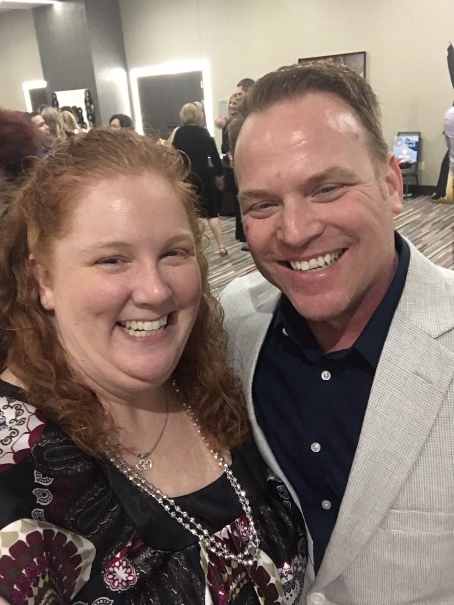 Bookbosss2012's tweet photo. had a great time volunteering at the @pfisd Pflugerville Education Foundation Gala!! Enjoyed getting to cheer on the #pfisdlibrarians AND got to meet @KVUE anchor, @BryanM_KVUE !! I was kinda fangirling!! (Ok totally was!!) 😬😬 #hadfun #PEFGala #sorryBryan #probablysaidtoomuch https://t.co/1Tx9MOZ8eK